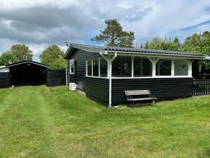 Charm And Idyll In Hou