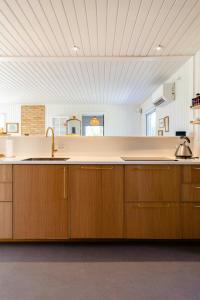 Renovated House With Lovely Secluded Garden