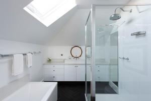 Charming Battery Point Cottage