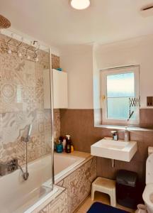 Glasgow Central guest house free parking