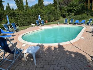 Idyllic holiday home in Vinci with swimming pool