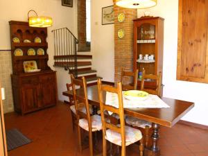 Idyllic holiday home in Vinci with swimming pool