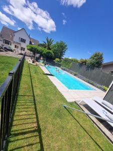 Redwoods Oasis with private Pool Sauna and Spa - Ubytování bez kategorie ve městě Rotorua