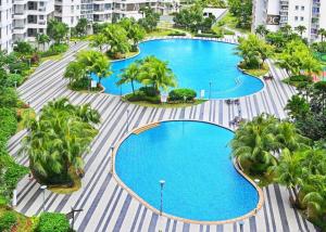 JB Danga Bay Cozy 2BR by Viesel Group - Netflix, WiFi, Free Parking