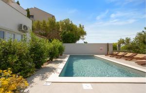 Nice Apartment In Murter With Wifi