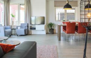 4 Bedroom Amazing Home In Idskenhuizen