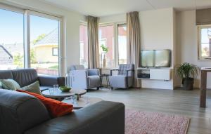 4 Bedroom Amazing Home In Idskenhuizen