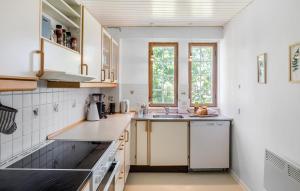 Lovely Home In Væggerløse With Wifi