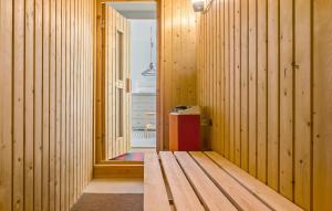 Lovely Home In Væggerløse With Wifi