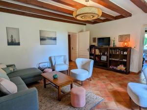 Maison forestière paisible avec piscine et animaux admis - FR-1-583-423