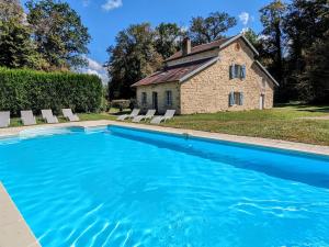Maison forestière paisible avec piscine et animaux admis - FR-1-583-423