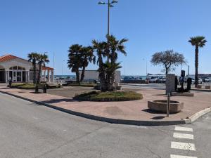 Villas Charmante villa T2 mezzanine avec cour, jardin, veranda, barbecue et parking prive, proche plage et commerces - FR-1-797-2 : photos des chambres