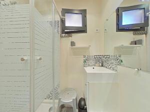 Appartements Studio a La Londe-les-Maures avec terrasse - FR-1-826-14 : photos des chambres