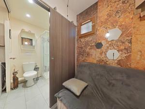 Appartements Studio a La Londe-les-Maures avec terrasse - FR-1-826-14 : photos des chambres