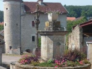 Maisons de vacances Gite Les Glycines - Calme avec wifi et animaux admis - FR-1-583-402 : photos des chambres