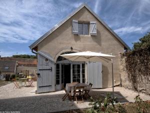 Maisons de vacances Charmant gite renove avec terrasse et parking prive dans un parc, accepte petit animal - FR-1-583-433 : photos des chambres