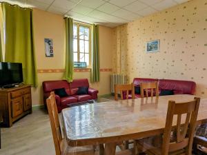 Maisons de vacances Appartement charmant au pied du Plateau des Mille Etangs a Melisey - FR-1-583-425 : photos des chambres