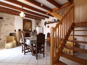 Charmant Gîte Rural avec Jardin en Haute-Saône - FR-1-583-438