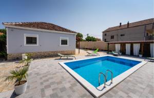 Beautiful Home In Benkovac With Wifi