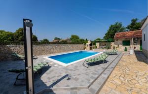 Beautiful Home In Benkovac With Wifi