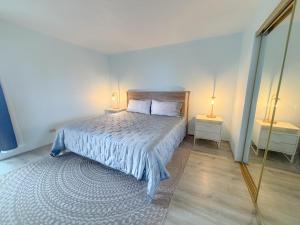 Chic Waikiki Skytower Apartment condo