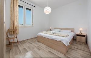 Nice Apartment In Jakisnica With Wifi 