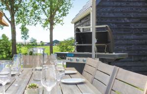 Lovely Home In Idskenhuizen - With Sauna