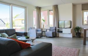 Lovely Home In Idskenhuizen - With Sauna