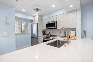 Admirals Bay 152 Canal Front, Balcony