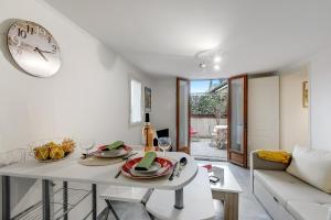 Between Mountain And Sea - Happy Rentals