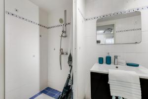 Between Mountain And Sea - Happy Rentals