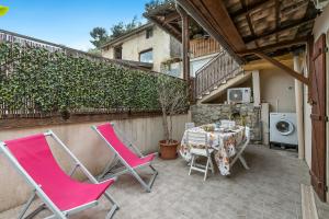 Between Mountain And Sea - Happy Rentals