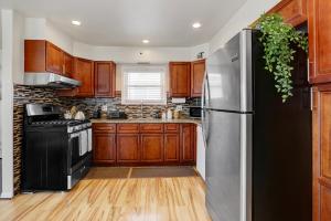 Spacious 7BD Lake View mins to Beach & Boardwalk