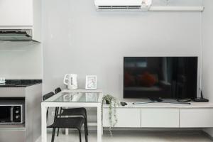 C209 Surin Beachside Sun Escape & Infinity Pool