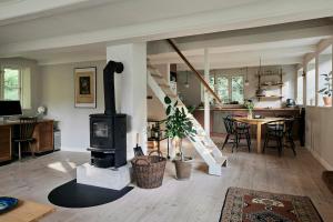Peaceful Forest Idyll In Timber House For Families