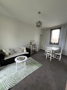 Petit coin de verdure au cœur de vitry - 3hvězdičkové hotely ve městě Vitry-le-Francois