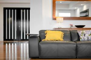 Serene Coastal Retreat in Hastings w pool