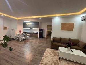 Heart of D1 Iconic View Stylish 4BR 15th Floor