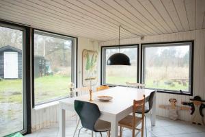 Retro Holiday Home Close To The Beach