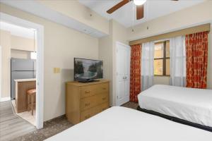 Resort Style Condo 4 miles from Disney