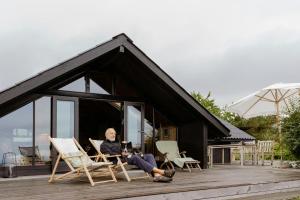 Sky And Sea In Unique 70S Cottage