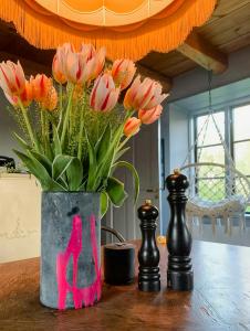 18Th-Century Limestone House In Hablingbo