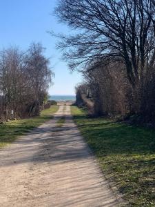Wooden Home By Beach Ideal For Swimming