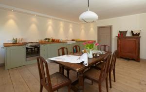 Vacation Apartment Near The Lake