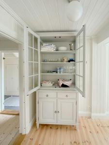 Countryside Farm With Pool In Västergötland