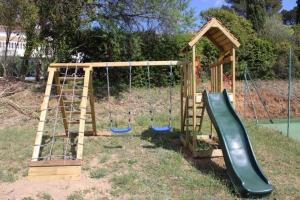 Maisons de vacances Kids Heaven Estate Near Saint-Tropez Verdon : photos des chambres