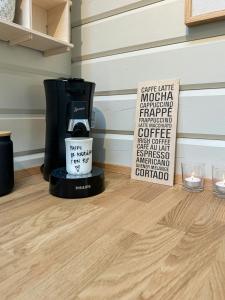 Charming Log Cabin Close To The Water And Hou