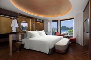 Sea Star Cruise 6 Star Ha Long Bay