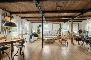 Experience The Sea And Starling Murmuration