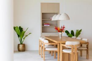 Villa Aroka 4 Bed Sea View - KBR41